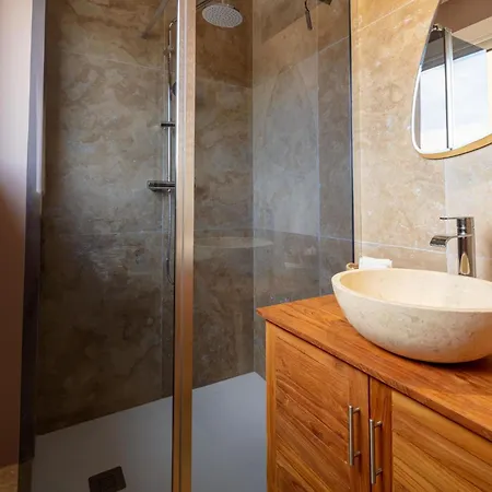 Christoph Colomb By Interhome * イエール